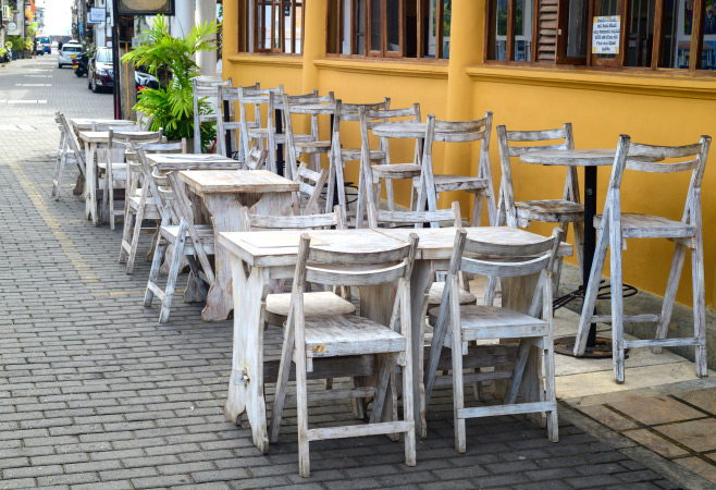 From street food to fine dining, every meal tells a story of history, tradition, and local flavors.