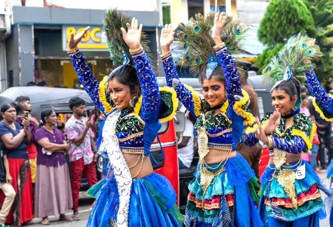 Visitors can easily spot colorful and vibrant clothing in Sri Lanka